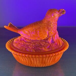 Boyd 1st Five Years Orange Persimmon Slag Glass Robin on Nest 5" UV Glows!
